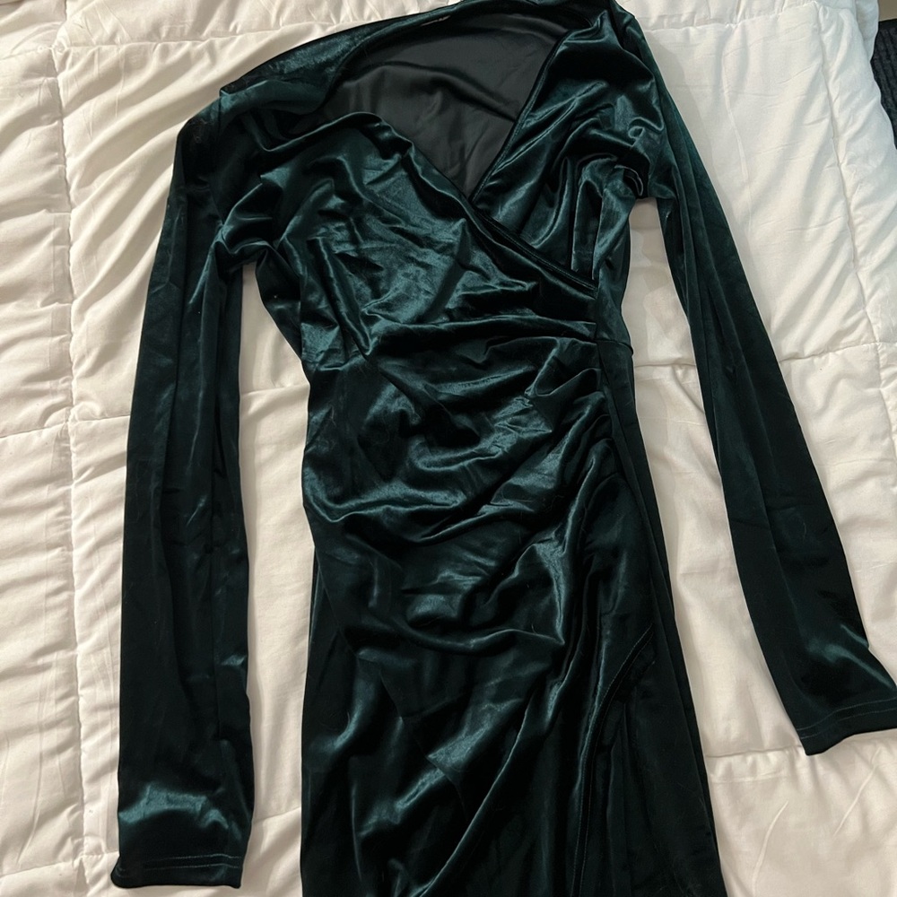 Elegant Green Velvet Dress